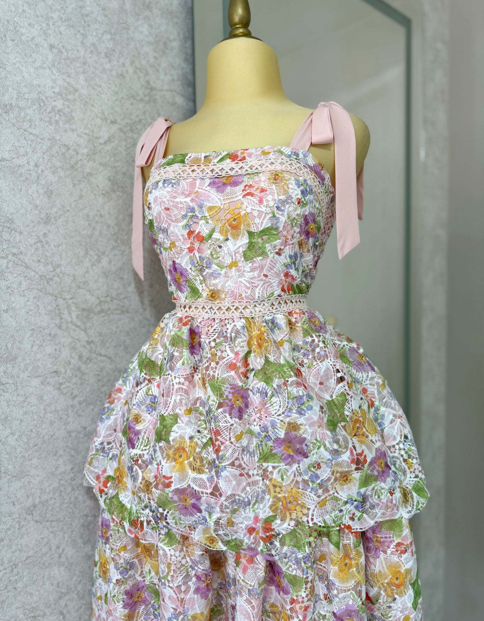 Vestido flores guipur midi