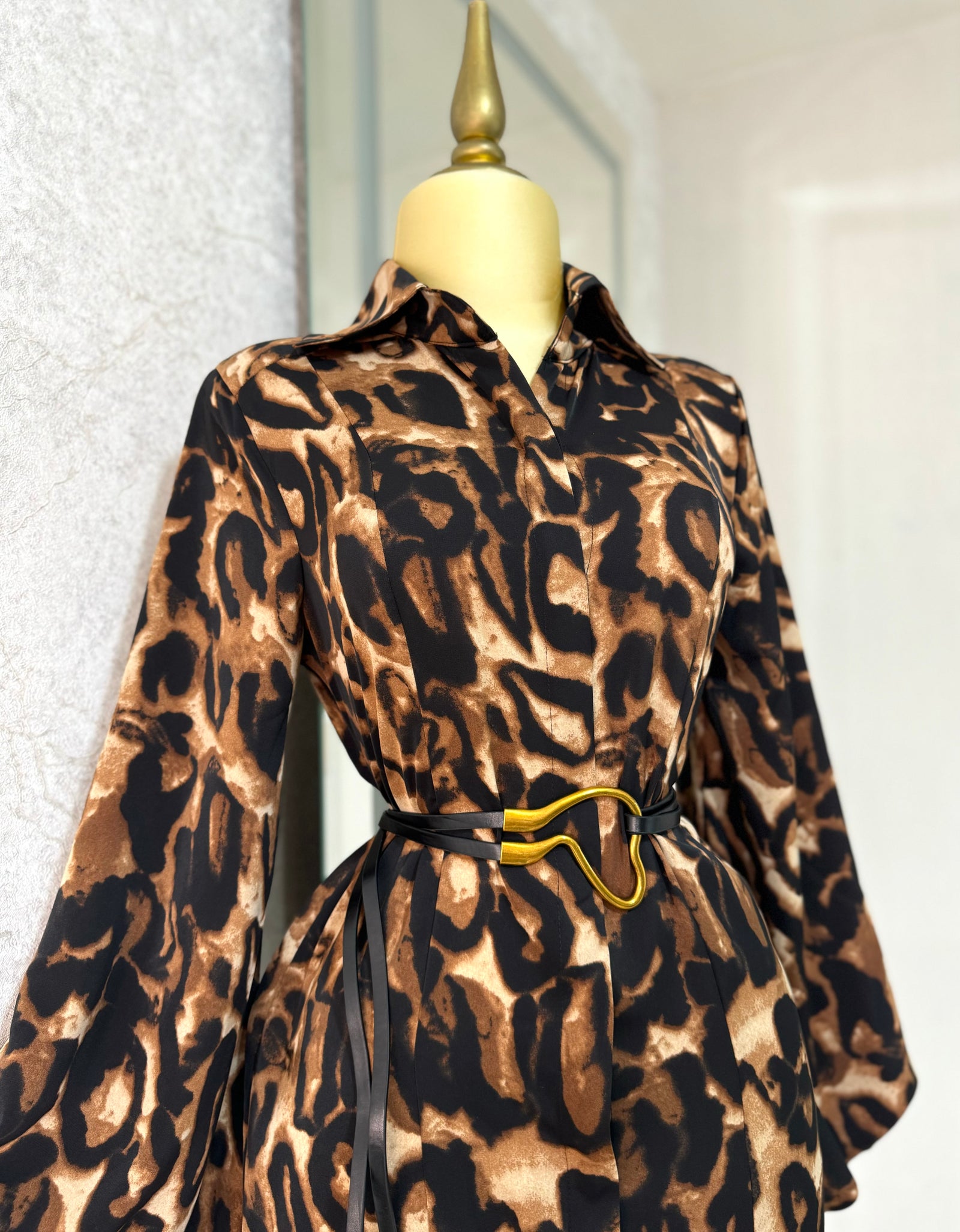 Vestido animal print con cinto