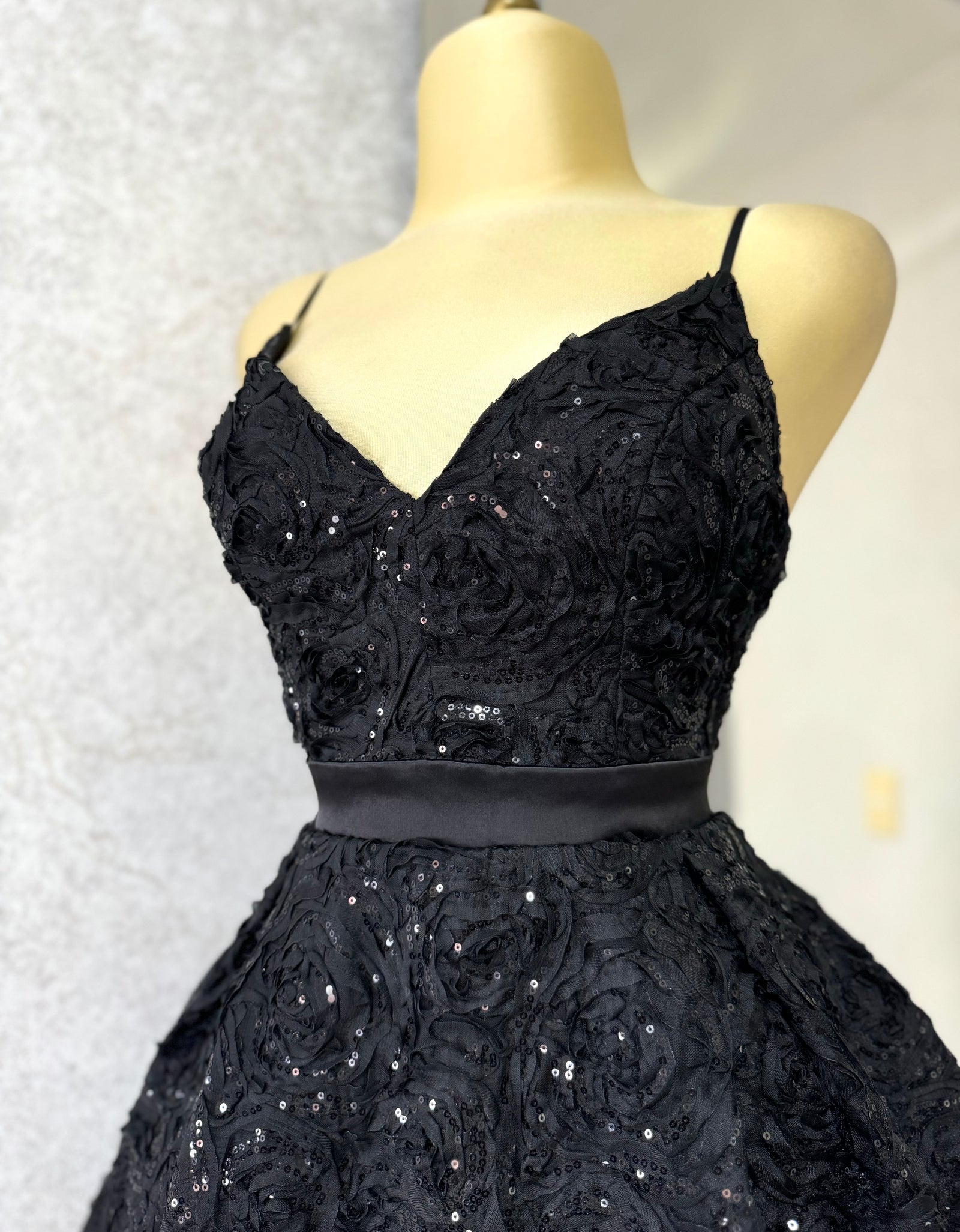 Vestido negro lentejuelas corte A