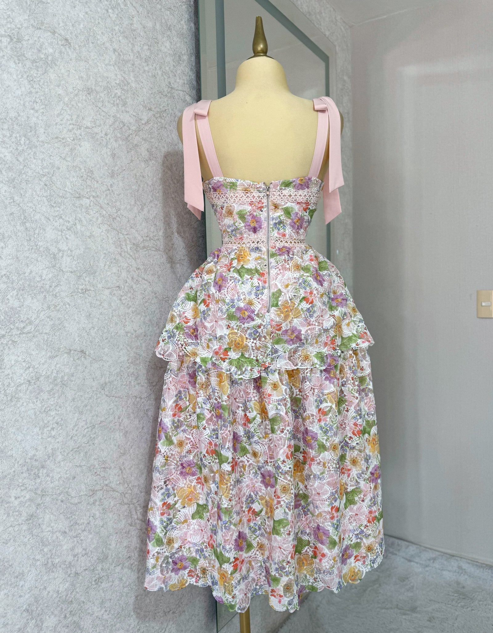 Vestido flores guipur midi